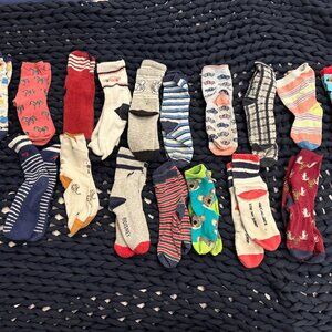 35 PAIRS OF YOUTH SIZES 3-6 SOCKS - MOST JANIE AND JACK + J. CREW